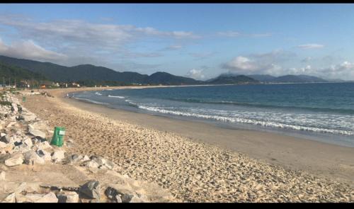 Armacao Casa | Sobrado 50 metros da Praia da Armação e Matadeiro-Floripa!