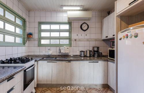 Daniela Casa | Sobrado agradável c/churrasq. 90m do mar RDD657