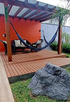 Muquem Casa | Sobrado com 3 Suítes, Piscina, Sala de Jogos, Playground, Garagem para 4 Carros
