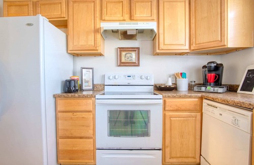 Meridian-Kessler Casa | SoBro Bungalow - Office - Free Parking