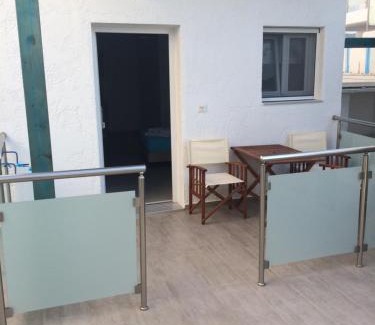 Milatos Beach Apartamento | Socrates Apartmens & Restaurant