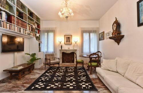 Castello Apartamento | Soderini Splendor: First Floor Palazzo Charm at Castello Square