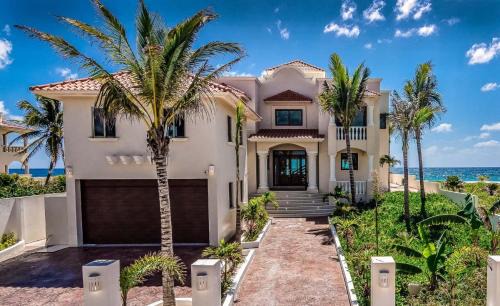 Chacalal Villa | Sofi Beachfront villa in Tankah Bay!