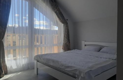 Yablunytsya Casa | Sofi
