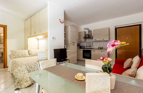 Como Apartamento | Sofia House Garden and Private Garage