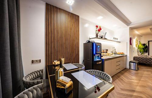 Quartiere XIII Aurelio Cama Y Desayuno | SOFIA Ultra Suite Collection