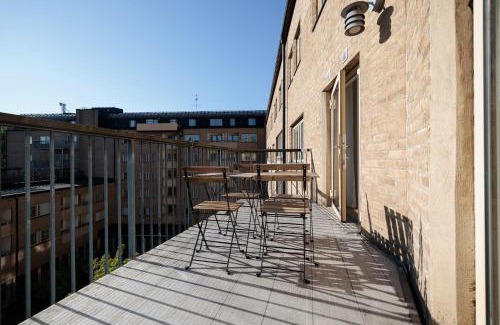 Katarina-Sofia Apartamento | SoFo flat w big private balcony