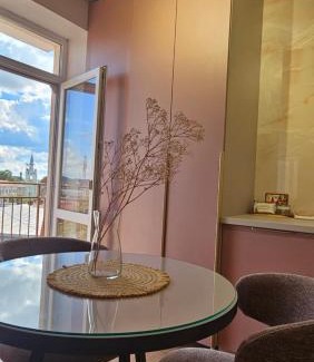 Mukachevo Apartamento | Soft Pink Apartment
