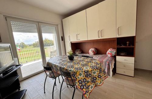 Ardea Apartamento | Soggiorno in villette interno del campo golf vicino al mare a due passi da Roma