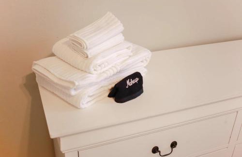 Ghent Apartamento | Sojourn at Colley Manor Unit 5