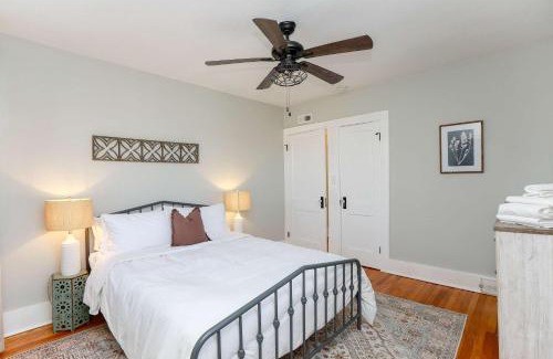 Ghent Apartamento | Sojourn at Colley Manor Unit 6 Sleeps 4