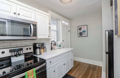 Norfolk Apartamento | Sojourn at Colley Manor Unit 6 Sleeps 4