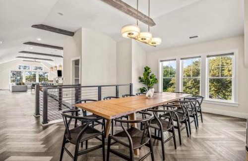 Whalehead Beach Casa | Sojourn Aurora 7 BR Pool & Hot Tub