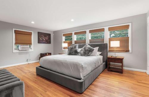 Baileys Crossroads Casa | Sojourn Beautiful Family Home with Beach Access & Backyard