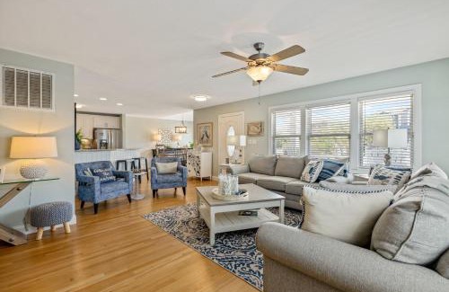 Colington Casa | Sojourn Family home with Country Club Access 5 Bedrooms Sleeps 12