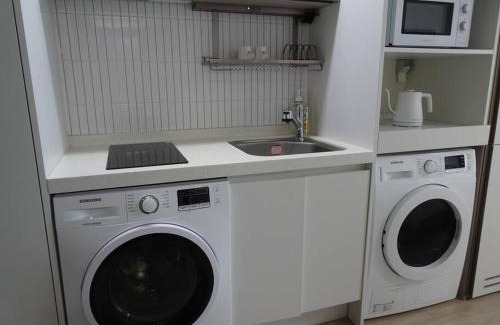 Sokcho Apartamento | Sokcho beach sunrise ocean view(Summit Bay 14F)
