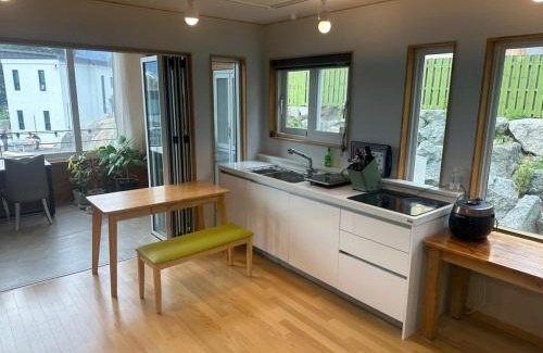Sokcho Casa | Sokcho Ulsanbawi Bed and Breakfast