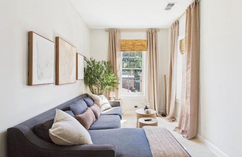West Town Apartamento | Sol de Lumiere 2BR, Deck, Parking near Wicker