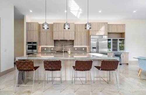 Juno Beach Casa | SOL HAUS! LUXE NEW 6 BDRM BEACH HOUSE W/ STUNNING VIEWS/POOL/SPA/PUTTING GRN/GYM