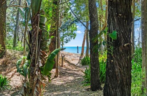 Toogoom Casa | Sol Sanctuary- Beachfront