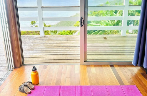 Cart Path Villa | Solace Villa - 5 bedroom with pool and tropical gardens in Apple Bay, Tortola