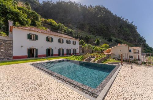 Ribeira Brava Casa | Solar dos Reis by An Island Apart