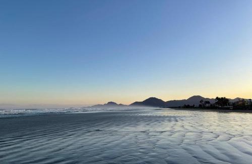 Peruibe Casa | Solar Miranda - casa com 3 suítes, 150 m da praia