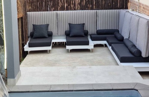 Northcliff Casa | Solar-powered cozy house with splash pool and jacuzzi