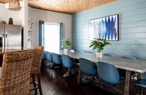 Crystal Beach Casa | Solara Sands: Theater & Game, Steps to the Beach!