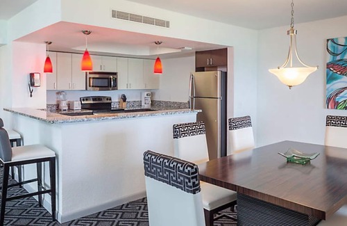 Surfside Complejo | Solara Surfside ~ 1 BR Condo