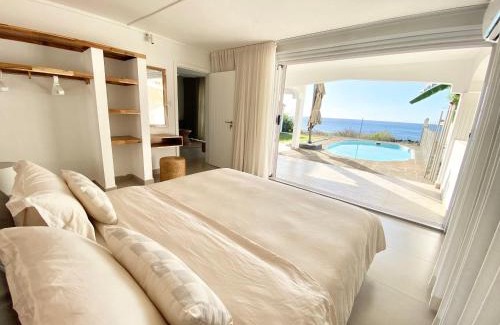 Flic-en-Flac Villa | Solara West - Private Pool and Seafront