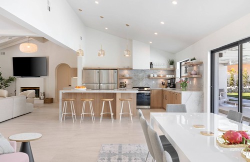 Racquet Club West Casa | Solaris - Modern Mediterranean Estate with Pool, Spa and Fire Pit