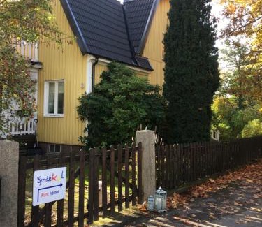 Alingsas Cama Y Desayuno | Solhuset intill ån