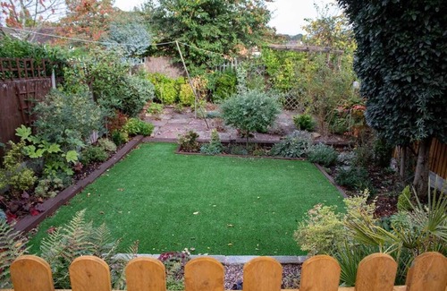 Olton Casa | Solihull Stay - 3 bedroom House (5 guests). Ideal for Solihull/ JLR/ HS2