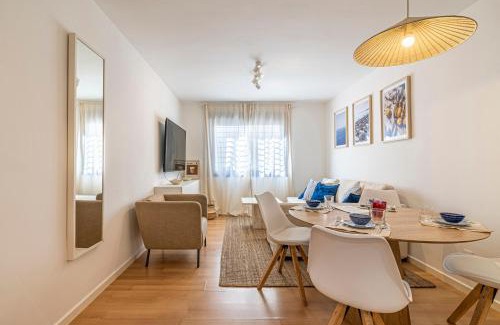 Las Acacias Apartamento | SOLIS MARE APARTMENTS - Pedregalejo Beach