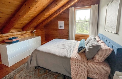 West Burke Cabina | Solitude - 5 Mins to Kingdom Trails + 10 mins to Burke Mt.