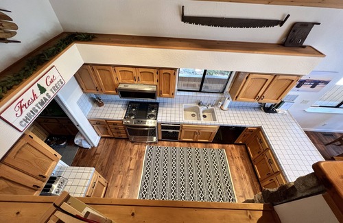 Shaver Lake Cabina | Solitude in the Cedars, Spacious Mountain Home