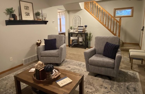 Mitchell Casa | Solitude on Sixth, a cozy house in a quiet neighborhood.