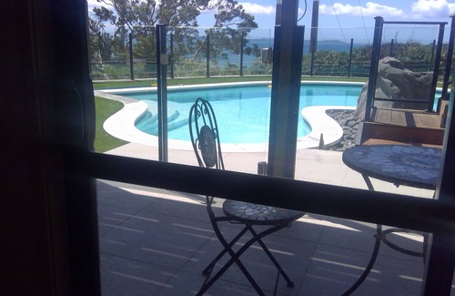 Doubtless Bay Apartamento | Solitude with a pool and spectacular views pet friendly