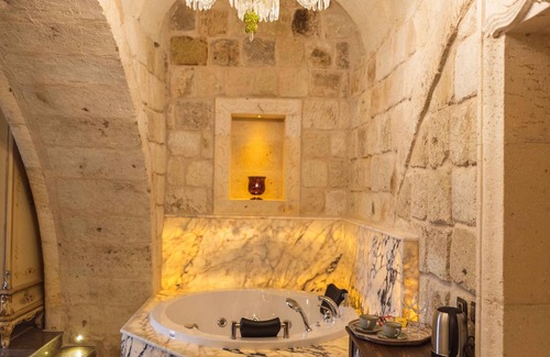 Ortahisar Hotel | Solo Cave Suites