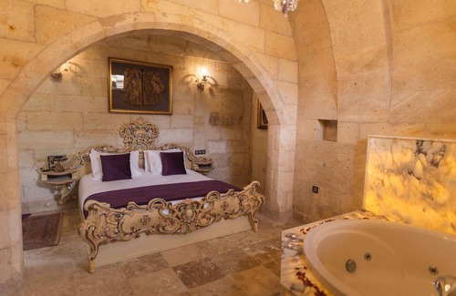 Ortahisar Hotel | Solo Cave Suites