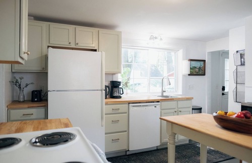 Pittsfield Casa | Solomon Ely Homestead - Charming Pittsfield Stay