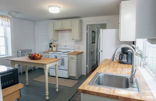 Pittsfield Casa | Solomon Ely Homestead - Charming Pittsfield Stay