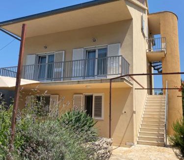 Janjina Apartamento | Someplace Apartments