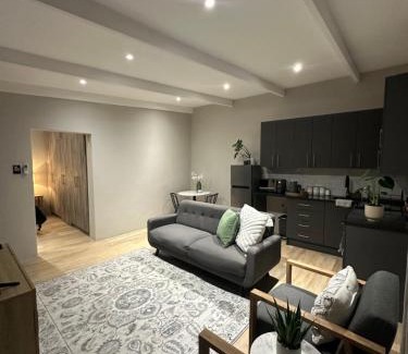 Heldervue Apartamento | Somerset-West PRIME SPOT- Solar Powered!