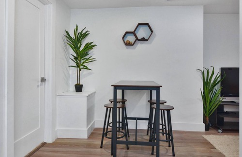 Winter Hill Condominio | Somerville unit minutes to Encore!
