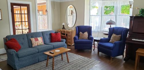 Cedar Casa | Somewhere In Time