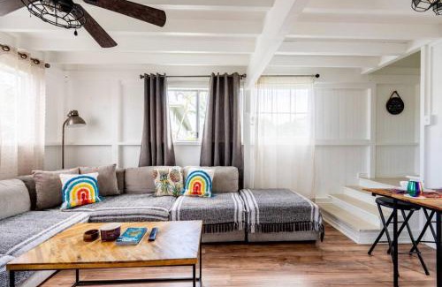 Hilo Casa | Somewhere over the Rainbow Loft with AC Hilo
