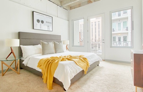SoNo Apartamento | Sonder at 549 Peachtree | Spacious Two-Bedroom Apartment w/ Parking