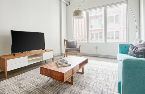 SoNo Apartamento | Sonder at 549 Peachtree | Spacious Two-Bedroom Apartment w/ Parking